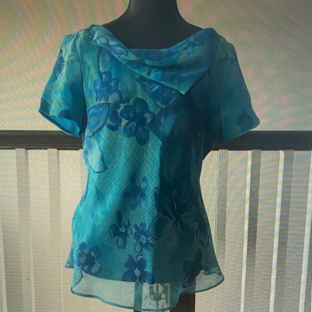 Sheer Floral Flutter Sleeve Top - Blue